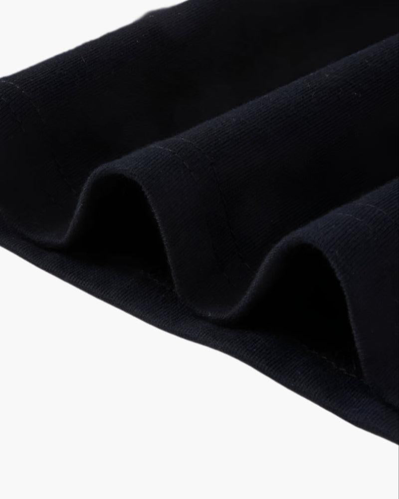 Koszulka polo z kontrastowym kołnierzykiem, luźnym krojem i eleganckim wykończeniem