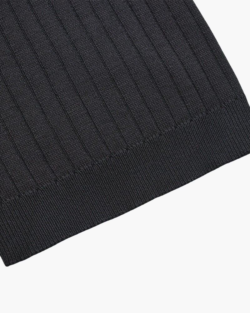 Luźna, prążkowana koszulka polo z dzianiny o luźnym kroju i eleganckiej fakturze