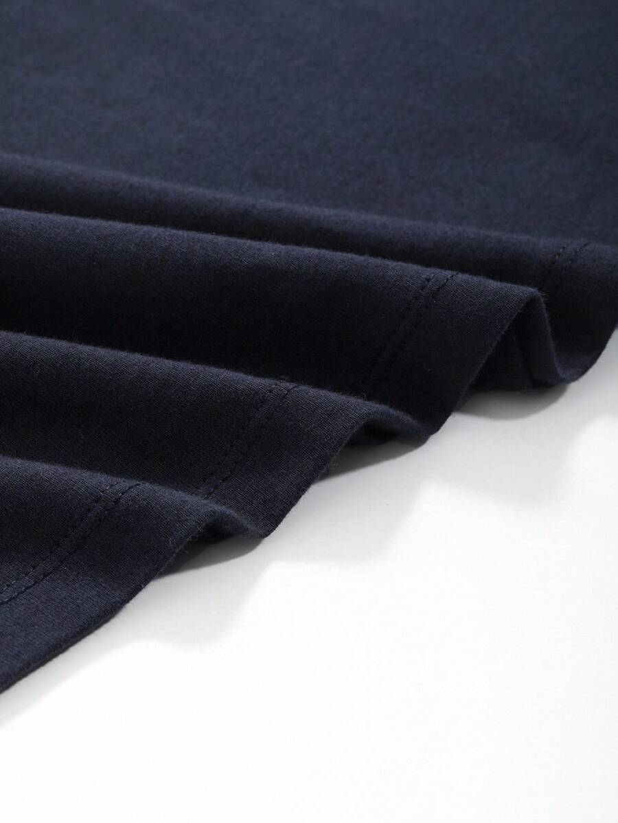 Bawełniana koszulka z raglanowymi rękawami i dopasowanym krojem