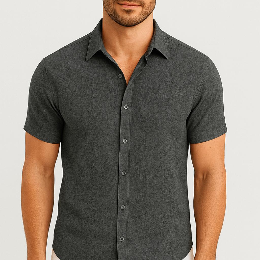 Luźna letnia koszula z krótkimi rękawami i kołnierzykiem, przewiewna tkanina