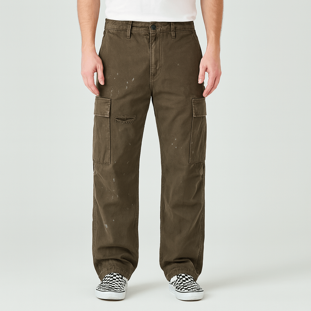 Spodnie z szerokimi nogawkami i dużymi kieszeniami